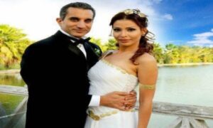 باسم مع زوجته الفلسطينية