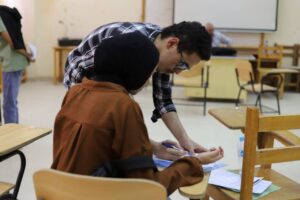FB IMG 1756755314928 بحضور العميد.. طلاب كلية الإعلام بقنا يقدمون ملفات الالتحاق