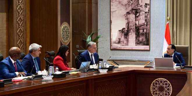 مدبولي يناقش تطوير إنتاج منجم السكري