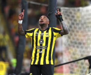 العميد يتخطى الليث