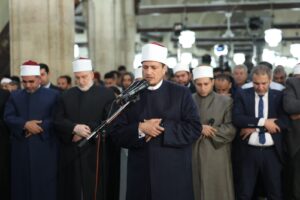 صلاة التراويح في الجامع الأزهر 