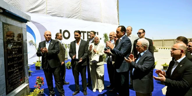 مدبولي يفتتح مصانع في منطقة السخنة الصناعية