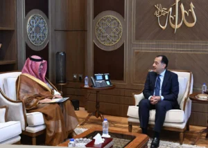 مدبولي يستقبل خادم الحرمين الشريفين