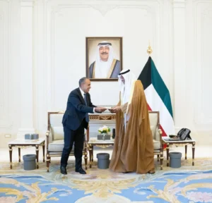 وزير الخارجية يلتقي ولي عهد الكويت