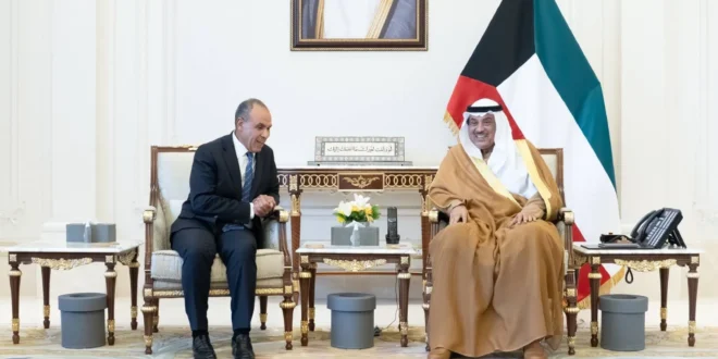وزير الخارجية يسلم رسالة السيسي إلى ولي عهد الكويت