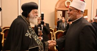 مفتي الجمهورية يهنئ البابا تواضروس الثاني بعيد القيامة