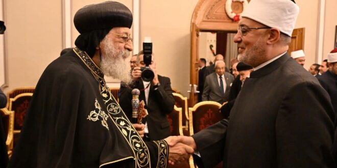 مفتي الجمهورية يهنئ البابا تواضروس الثاني بعيد القيامة