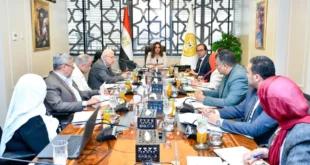 اجتماع وزيرة التنمية مع قيادات الوزارة