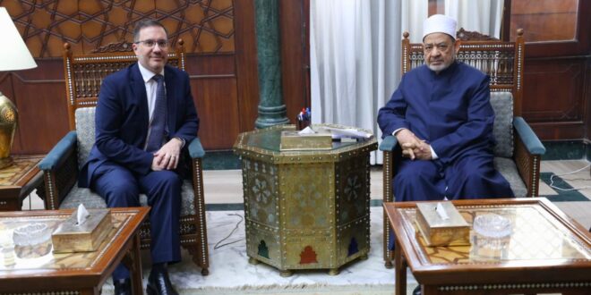IMG 20260517 WA0007 شيخ الأزهر يستقبل السفير البريطاني بالقاهرة ويبحثان سبل تعزيز التعاون المشترك