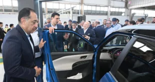 2 1 رئيس الوزراء يشهد مراسم إنتاج أول سيارة "نيسان ماجنيت" (Nissan Magnite) في أفريقيا داخل مصنع شركة نيسان مصر بمدينة السادس من أكتوبر