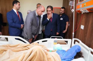 وزير العمل ومحافظ الإسماعيلية يزوران مصابي حادث طريق الدواويس