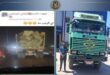 IMG 20260824 WA0004 حمولة زائدة وسير خطر.. الأمن يلقي القبض على سائق نقل