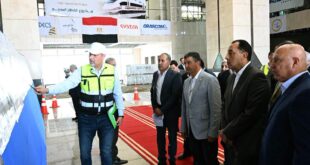 رئيس الوزراء يتفقد مشروع القطار الكهربائي السريع